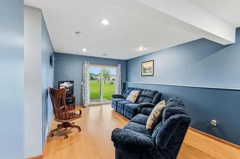 37888 Hawthorne Avenue North Branch MN 55056
