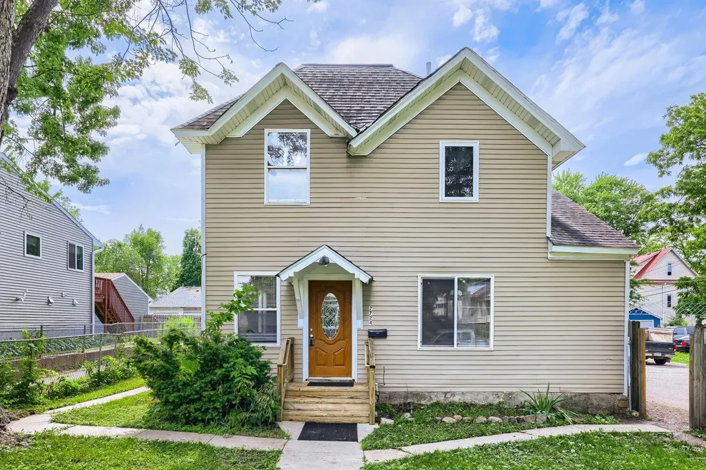 2724 17th Avenue S Minneapolis MN 55407