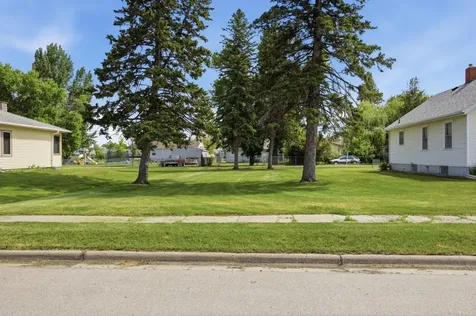 212 1st Avenue SW Dilworth MN 56529
