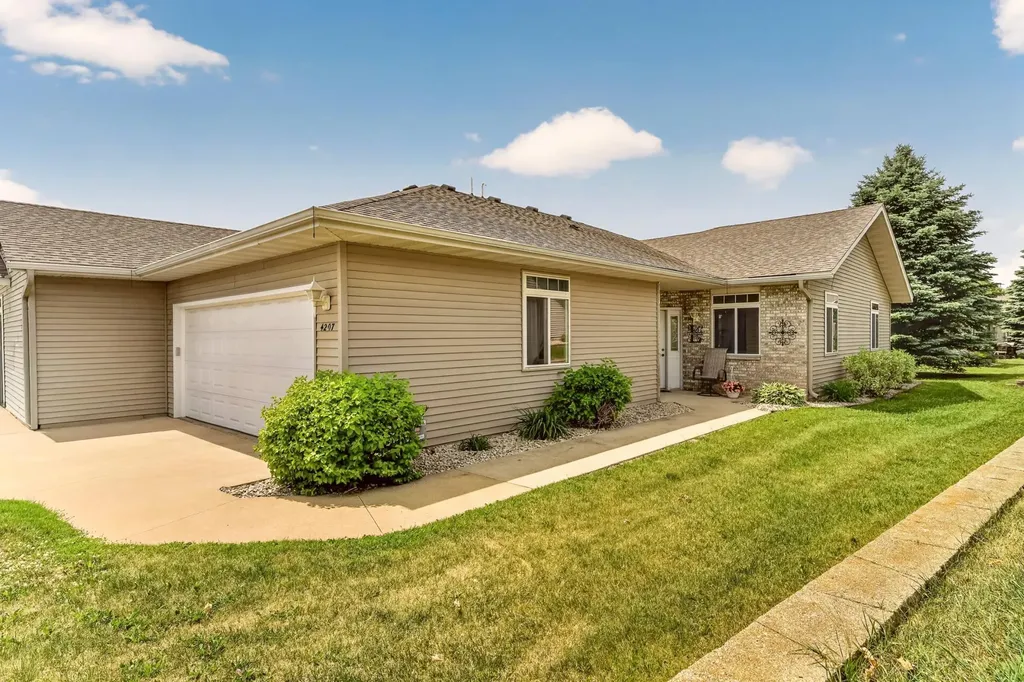 4207 Redhawk Drive SE Rochester MN 55904