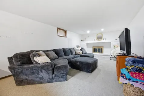 86 35th Avenue NE Fargo ND 58102