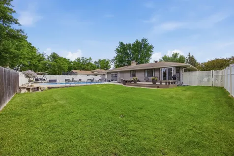 86 35th Avenue NE Fargo ND 58102