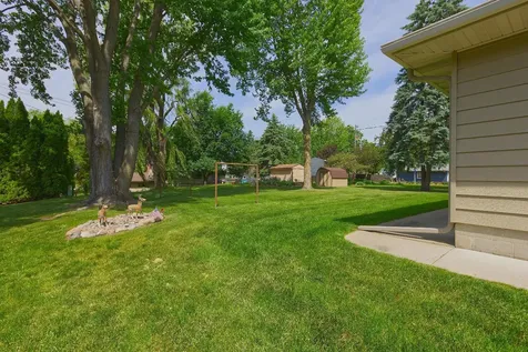 540 4th Street N Winsted MN 55395