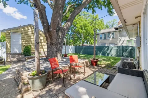 547 11th Avenue N South Saint Paul MN 55075