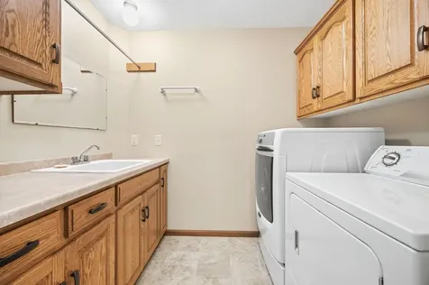 169 Summerset Lane SE Hutchinson MN 55350