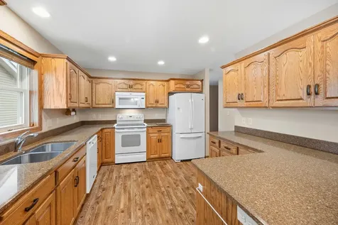 169 Summerset Lane SE Hutchinson MN 55350