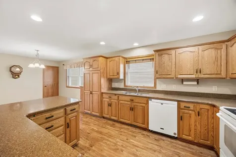 169 Summerset Lane SE Hutchinson MN 55350