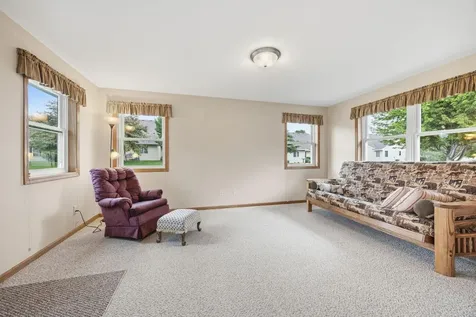169 Summerset Lane SE Hutchinson MN 55350