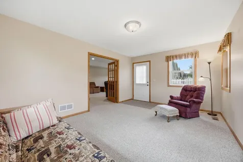169 Summerset Lane SE Hutchinson MN 55350