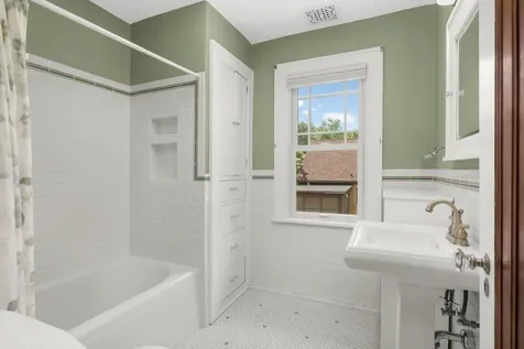 3015 E Minnehaha Parkway Minneapolis MN 55417