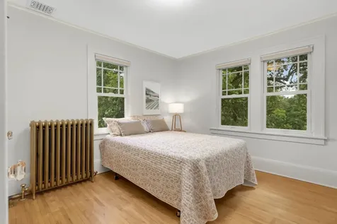 3015 E Minnehaha Parkway Minneapolis MN 55417