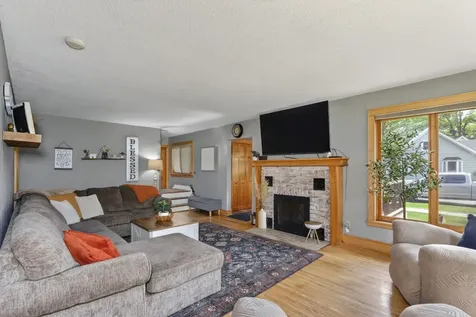 323 NW 11th Street Grand Rapids MN 55744