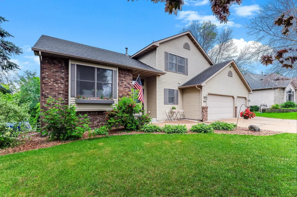 1219 15th Street SE Forest Lake MN 55025