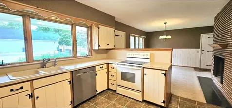 505 E 3rd Street Morris MN 56267