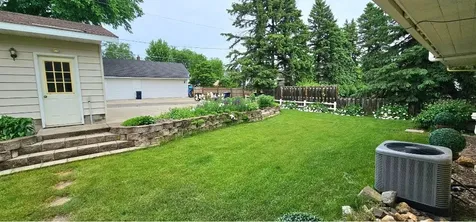 505 E 3rd Street Morris MN 56267