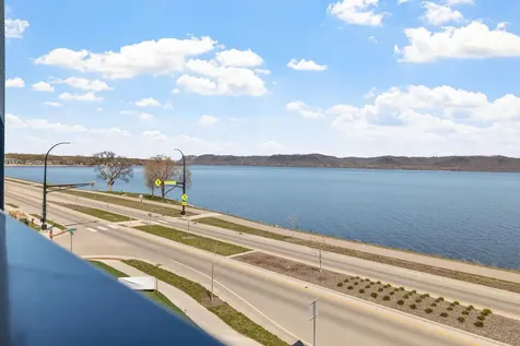 907 N Lakeshore Drive Lake City MN 55041