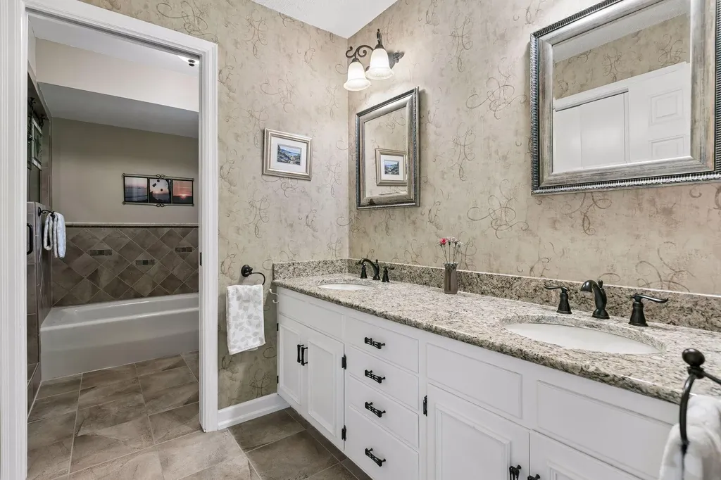 8091 Kentucky Circle Bloomington MN 55438