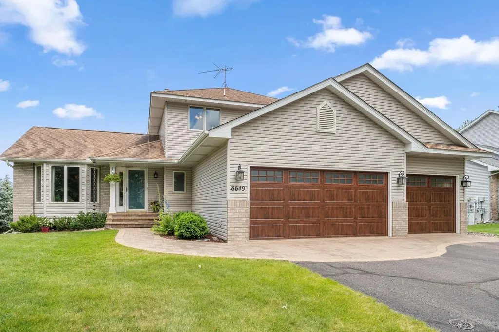 8649 Alisa Lane Chanhassen MN 55317