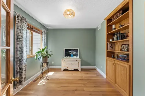 8649 Alisa Lane Chanhassen MN 55317