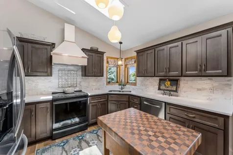 8649 Alisa Lane Chanhassen MN 55317