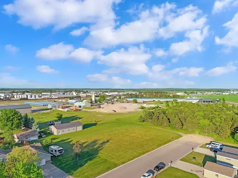 707 4th St SE Perham MN 56573