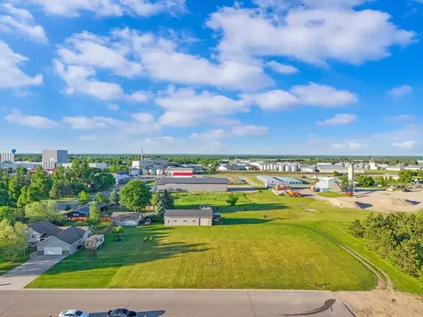 707 4th St SE Perham MN 56573