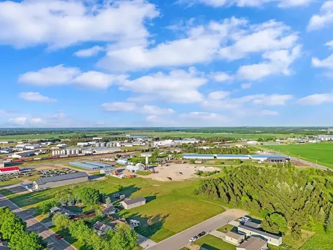 707 4th St SE Perham MN 56573