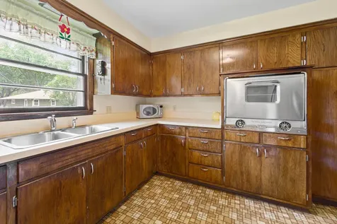 219 Floral Avenue Mankato MN 56001