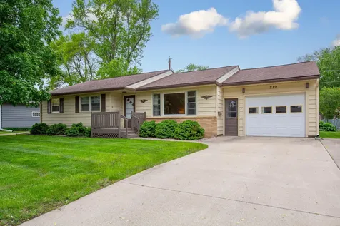219 Floral Avenue Mankato MN 56001