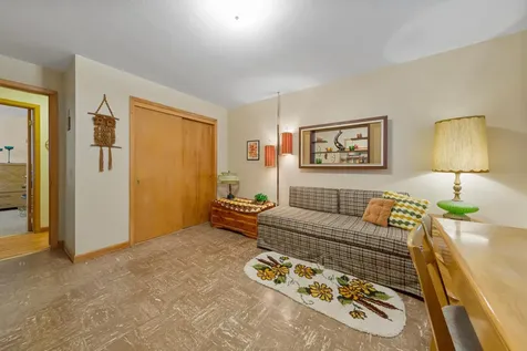 219 Floral Avenue Mankato MN 56001