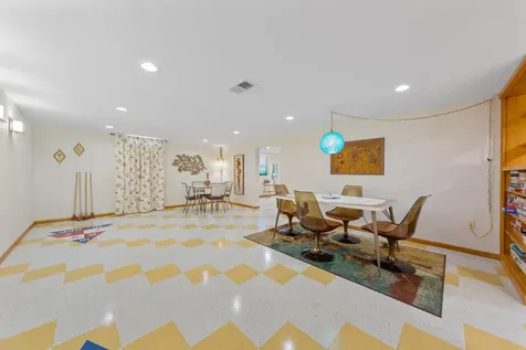 219 Floral Avenue Mankato MN 56001