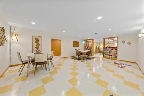 219 Floral Avenue Mankato MN 56001
