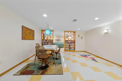 219 Floral Avenue Mankato MN 56001