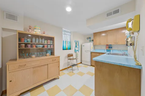 219 Floral Avenue Mankato MN 56001