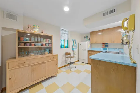 219 Floral Avenue Mankato MN 56001