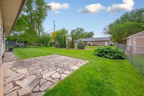 219 Floral Avenue Mankato MN 56001