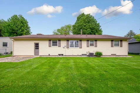 219 Floral Avenue Mankato MN 56001