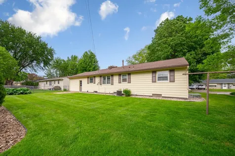 219 Floral Avenue Mankato MN 56001
