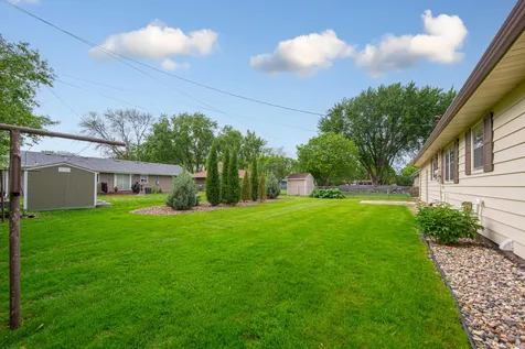 219 Floral Avenue Mankato MN 56001