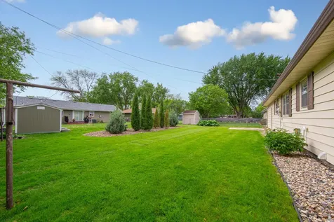 219 Floral Avenue Mankato MN 56001