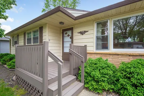 219 Floral Avenue Mankato MN 56001