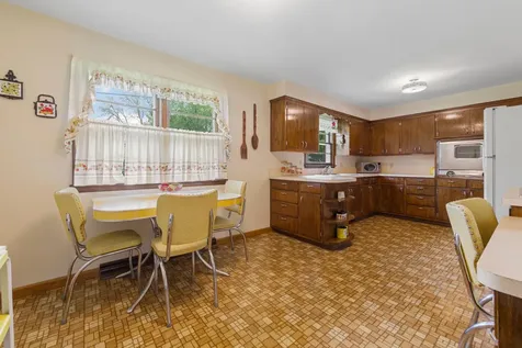 219 Floral Avenue Mankato MN 56001