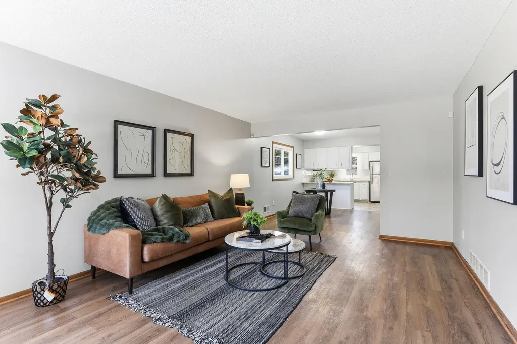 936 Jefferson Avenue Saint Paul MN 55102