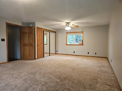 206 Pine Street SW New London MN 56273