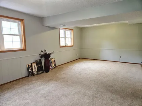 206 Pine Street SW New London MN 56273