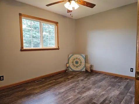 206 Pine Street SW New London MN 56273