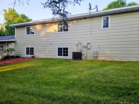 206 Pine Street SW New London MN 56273