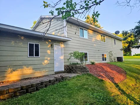 206 Pine Street SW New London MN 56273