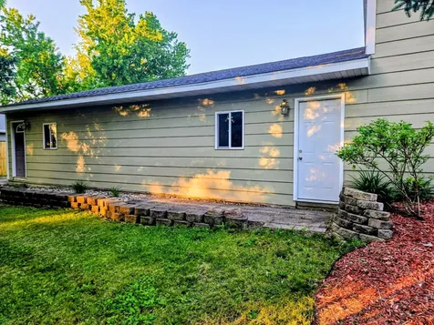 206 Pine Street SW New London MN 56273