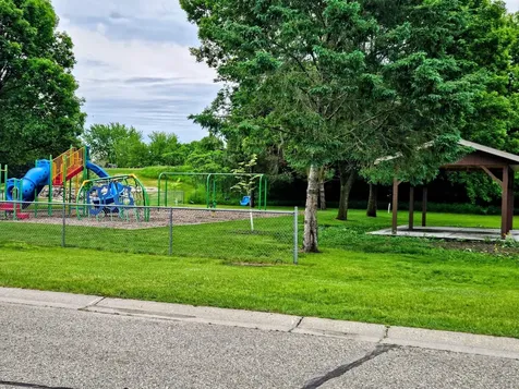 206 Pine Street SW New London MN 56273